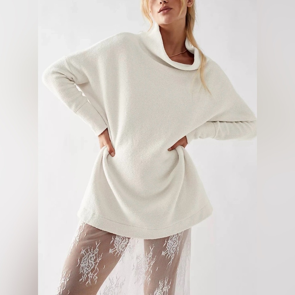 Free People Women’s Ottoman Slouchy Tunic Sweater Optic White Sz S Comfy Cozy